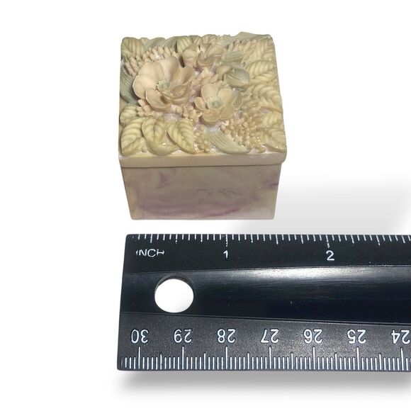 VINTAGE Floral Top Mini Small Trinket Jewelry Pill Box Miniature Carved Lid - Picture 10 of 10